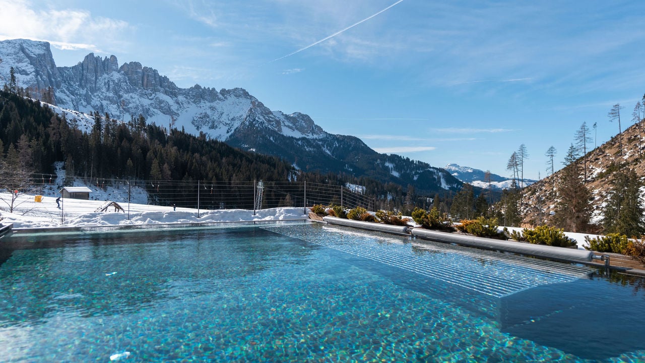 Unsere Wasserwelt: Wellnessbecken und Kaltwasserbecken